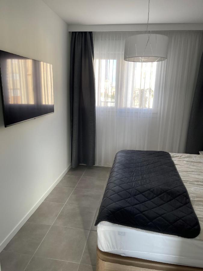 Sunny Apartment In Denia With Outdoor Swimming Pool And Garage Parking Place Included, 300M From The Sandy Beach Bagian luar foto