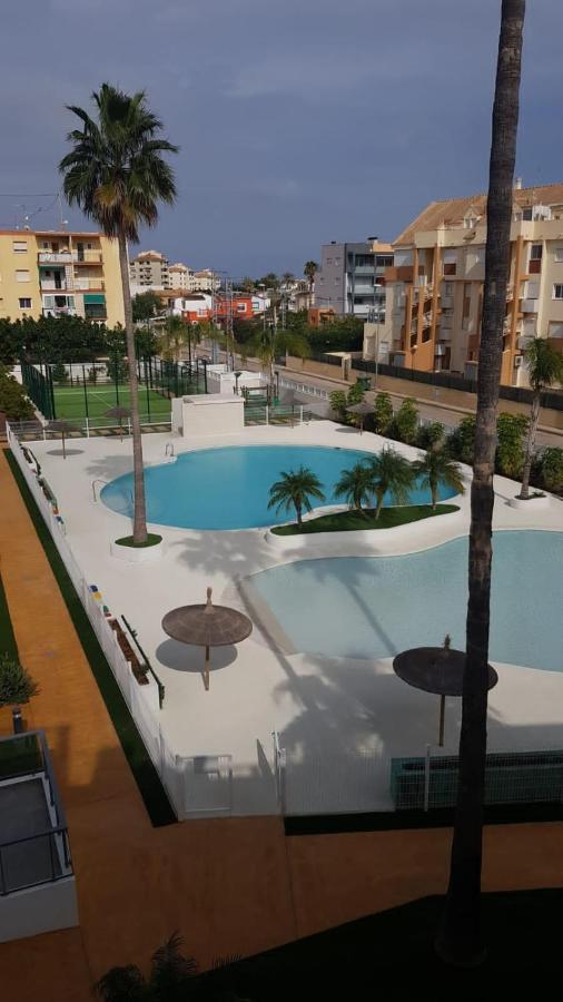 Sunny Apartment In Denia With Outdoor Swimming Pool And Garage Parking Place Included, 300M From The Sandy Beach Bagian luar foto